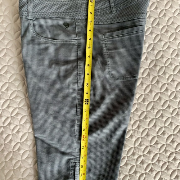 Mountain Hardware Bermuda Shorts - Picture 5 of 9